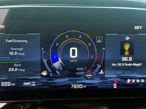 Used 2025 Chevrolet Suburban High Country image 15