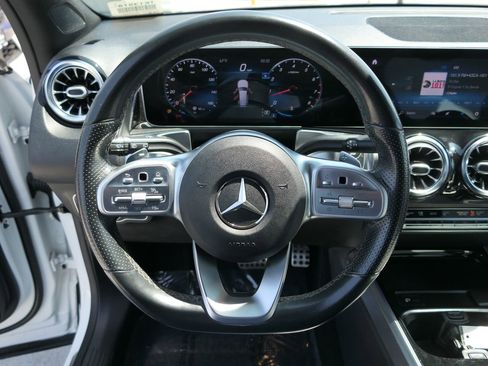 Used 2021 Mercedes-Benz GLB 250 image 18