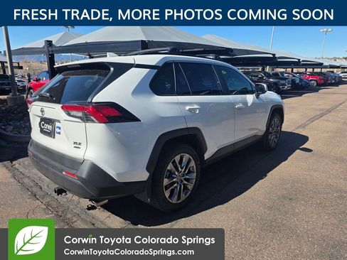 Used 2019 Toyota RAV4 XLE Premium image 8