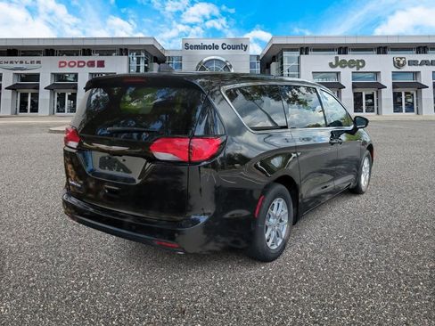 New 2026 Chrysler Voyager LX image 8