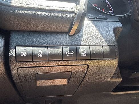 Used 2022 Toyota Camry SE FWD image 29