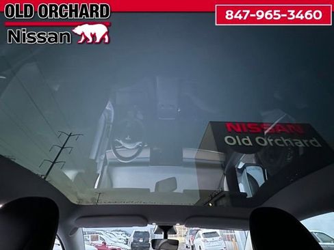 Used 2022 Tesla Model Y Long Range image 11