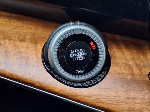 Used 2024 Jeep Grand Wagoneer L Series III image 11