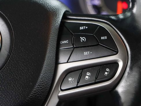 Used 2021 Jeep Cherokee Limited image 14