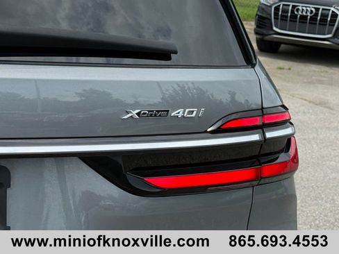 Used 2023 BMW X7 xDrive40i w/ Premium Package AWD/4WD image 11