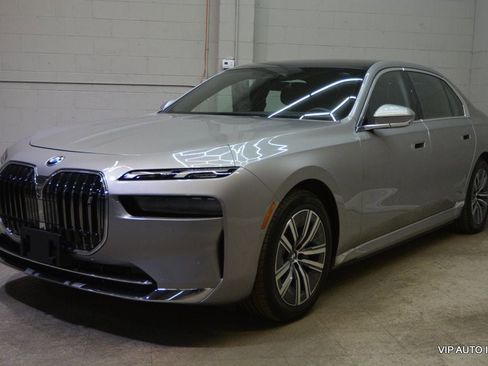 Used 2024 BMW i7 eDrive50 image 2