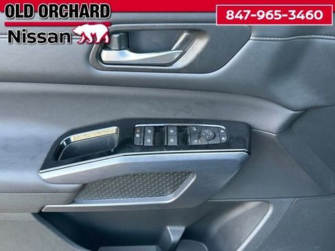 Used 2025 Nissan Pathfinder SL w/ SL Premium Package image 9