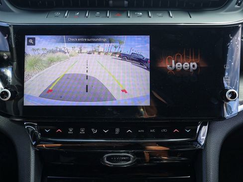 New 2026 Jeep Grand Cherokee Altitude image 30