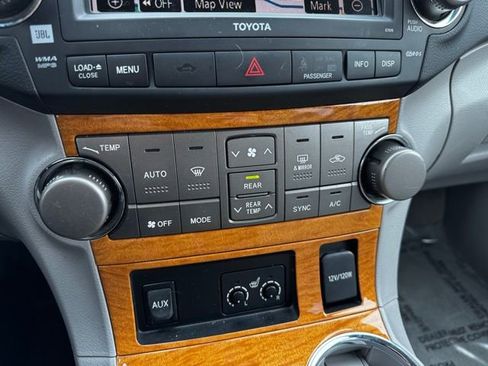 Used 2010 Toyota Highlander Limited image 19