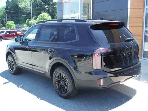 Used 2025 Kia Telluride AWD image 16