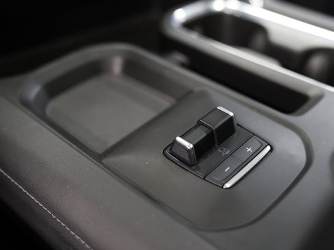 Used 2025 GMC Sierra 2500 Denali image 28