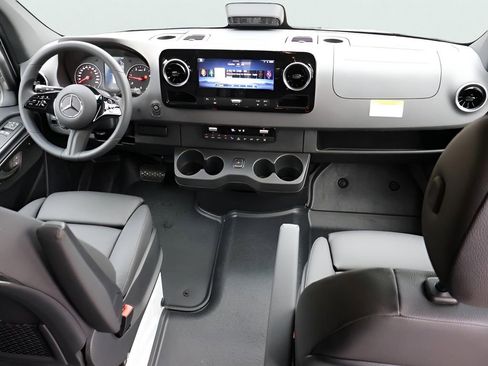 New 2025 Mercedes-Benz Sprinter 2500 image 21