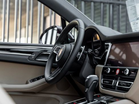 New 2026 Porsche Macan image 44