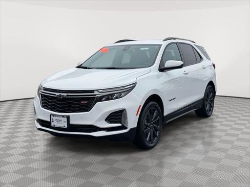 Used 2023 Chevrolet Equinox RS image 3