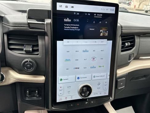 Used 2023 Ford Expedition Platinum image 13