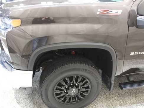 Used 2021 Chevrolet Silverado 3500 LT w/ Convenience Package image 8