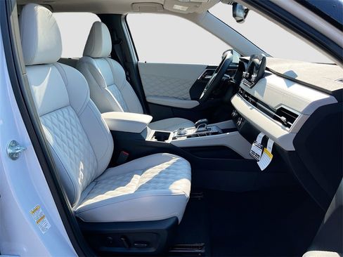 New 2025 Mitsubishi Outlander SEL image 32