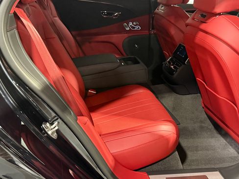 Used 2024 Bentley Flying Spur V8 AWD/4WD image 71
