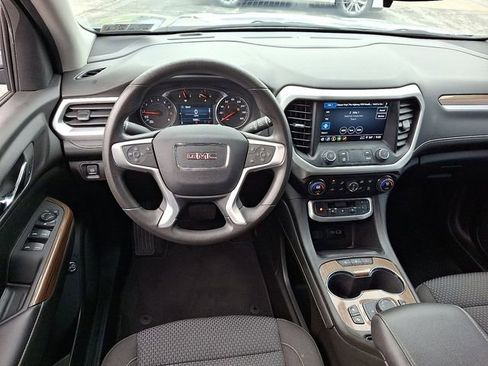 Used 2023 GMC Acadia SLE w/ Driver Convenience Package image 14