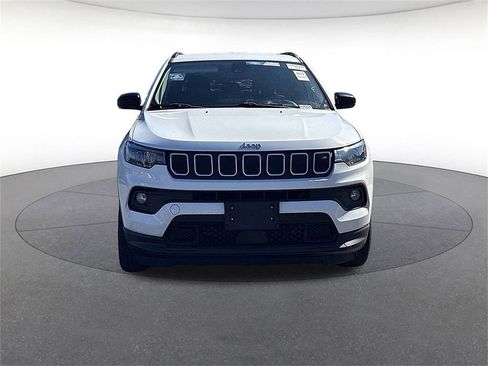 Certified 2022 Jeep Compass Latitude image 9