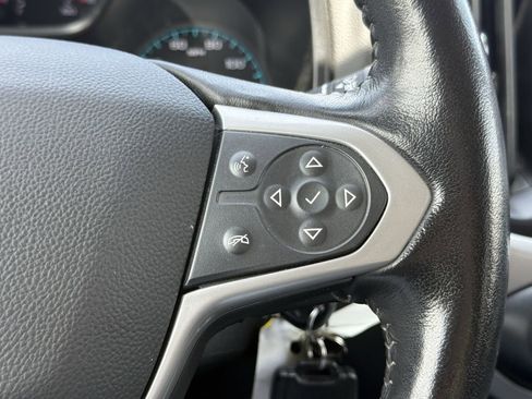 Used 2022 Chevrolet Colorado LT w/ LT Convenience Package AWD/4WD image 14