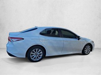 Used 2020 Toyota Camry LE video 4