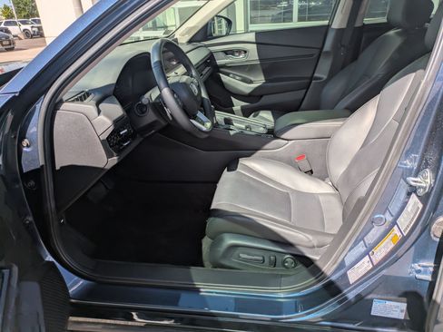 Used 2025 Honda Accord Touring image 17