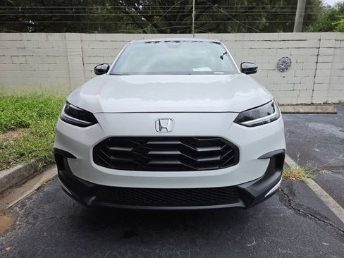 Used 2024 Honda HR-V Sport image 3