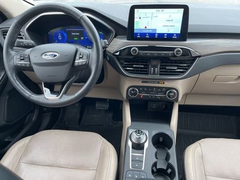 Used 2020 Ford Escape Titanium image 24