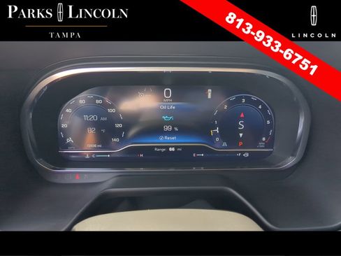 Used 2024 Chevrolet Suburban LT w/ Luxury Package RWD image 33