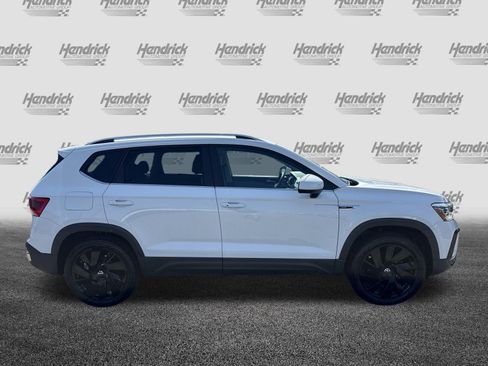 Used 2024 Volkswagen Taos SEL AWD/4WD image 11