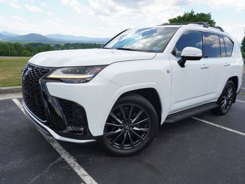 Used 2023 Lexus LX 600 F Sport w/ Accessory Package (Z1) AWD/4WD image 6