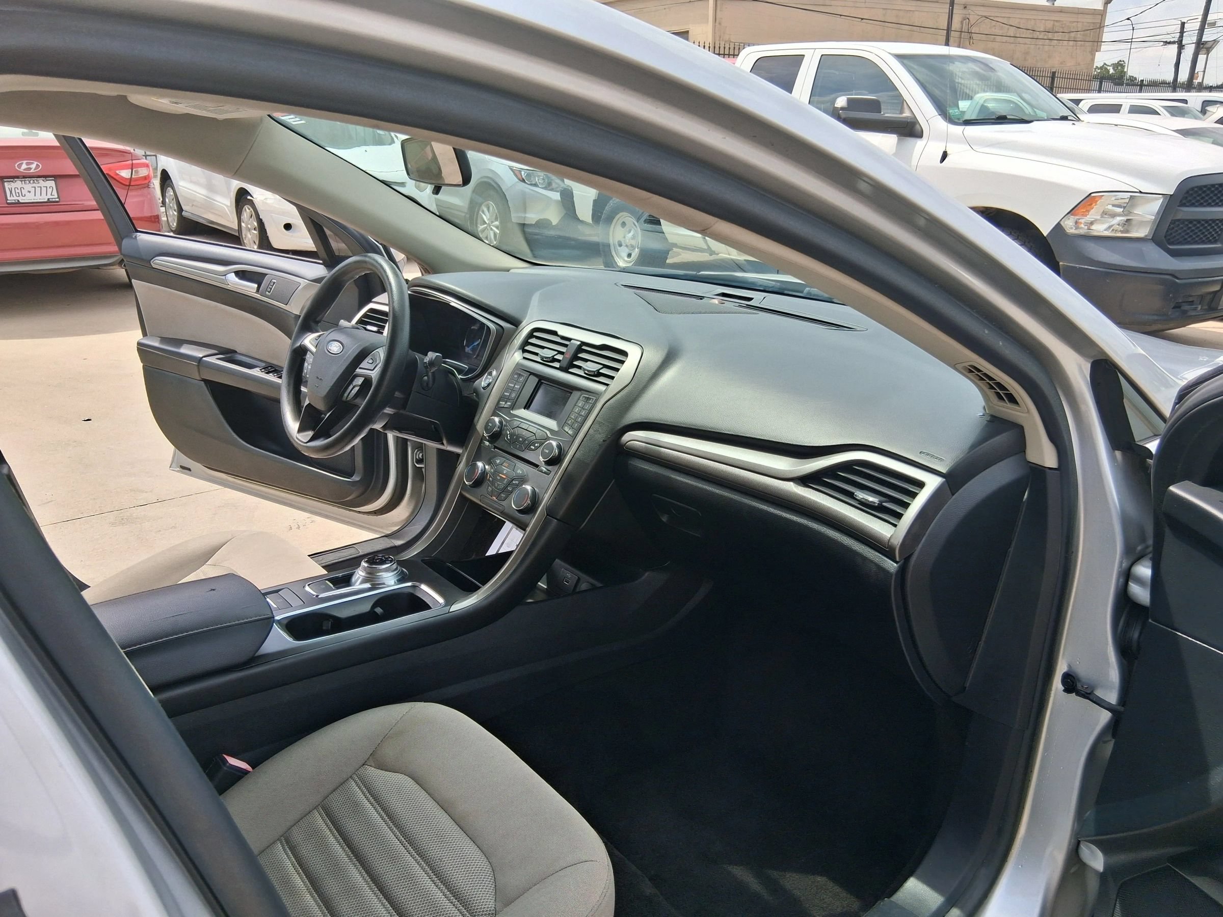Used 2018 Ford Fusion S FWD image 37
