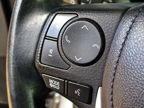 Used 2017 Toyota RAV4 XLE AWD/4WD image 27