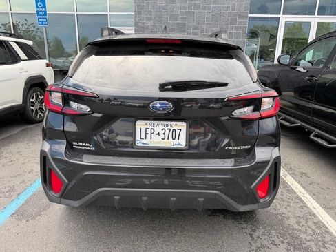 Used 2024 Subaru Crosstrek 2.0i Premium AWD/4WD image 5