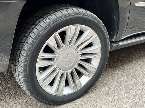 Used 2015 Cadillac Escalade ESV Premium image 6