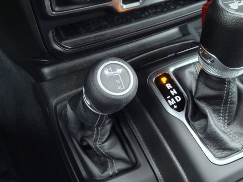 Used 2024 Jeep Wrangler Sahara image 22