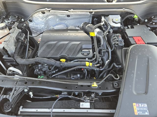 Used 2025 Chevrolet Trax LT FWD image 31