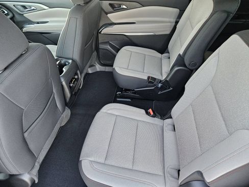 New 2027 Chevrolet Traverse LT w/ Midnight/Sport Edition FWD image 27