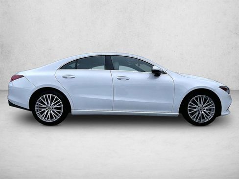 Used 2022 Mercedes-Benz CLA 250 image 4