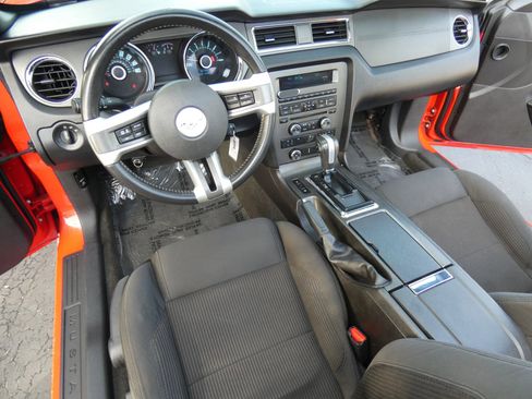 Used 2013 Ford Mustang Convertible image 23