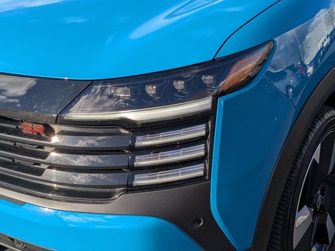 Used 2025 Nissan Kicks SR image 12