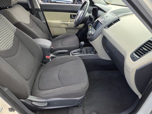Used 2010 Kia Soul ! FWD image 16