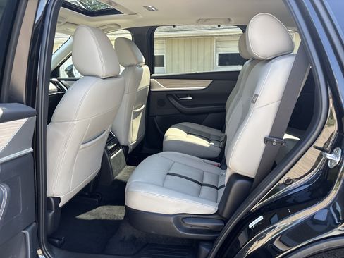 Used 2024 MAZDA CX-90 3.3 Turbo w/ Preferred Plus AWD/4WD image 32