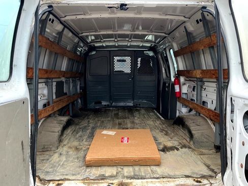 Used 2011 Ford E-250 and Econoline 250 w/ PWR Group image 13