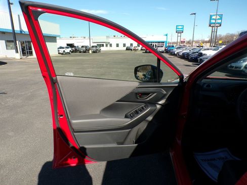 Used 2025 Subaru Crosstrek 2.0i Premium image 13