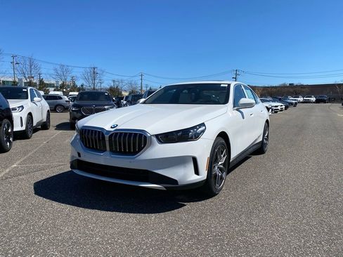 New 2026 BMW 530i xDrive w/ Premium Package AWD/4WD image 1