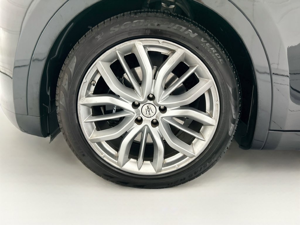 Used 2022 Maserati Levante GT AWD/4WD image 29