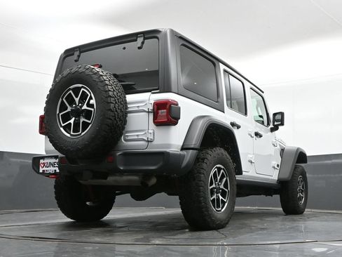 Used 2025 Jeep Wrangler Unlimited Rubicon AWD/4WD image 40