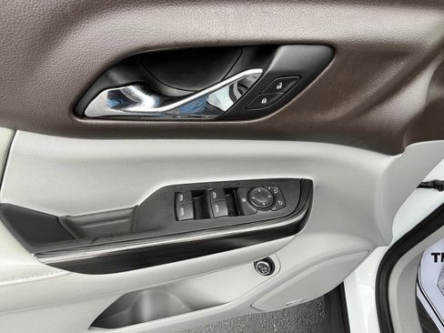 Used 2018 GMC Acadia SLT image 13